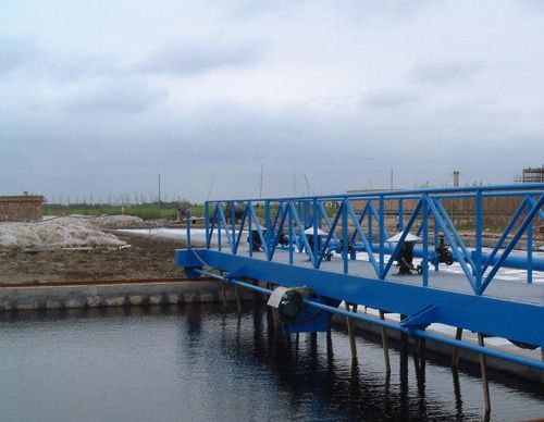 皮毛屠宰桁車式刮泥機產品圖片,皮毛屠宰桁車式刮泥機產品相冊 - 濰坊市錦利程環保設備 - 九正